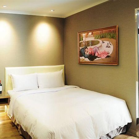 Garden Hotel Taichung Bagian luar foto