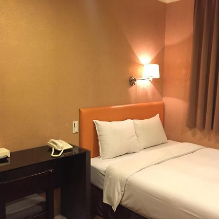 Garden Hotel Taichung Bagian luar foto