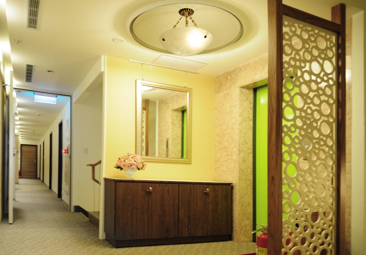 Garden Hotel Taichung Bagian luar foto