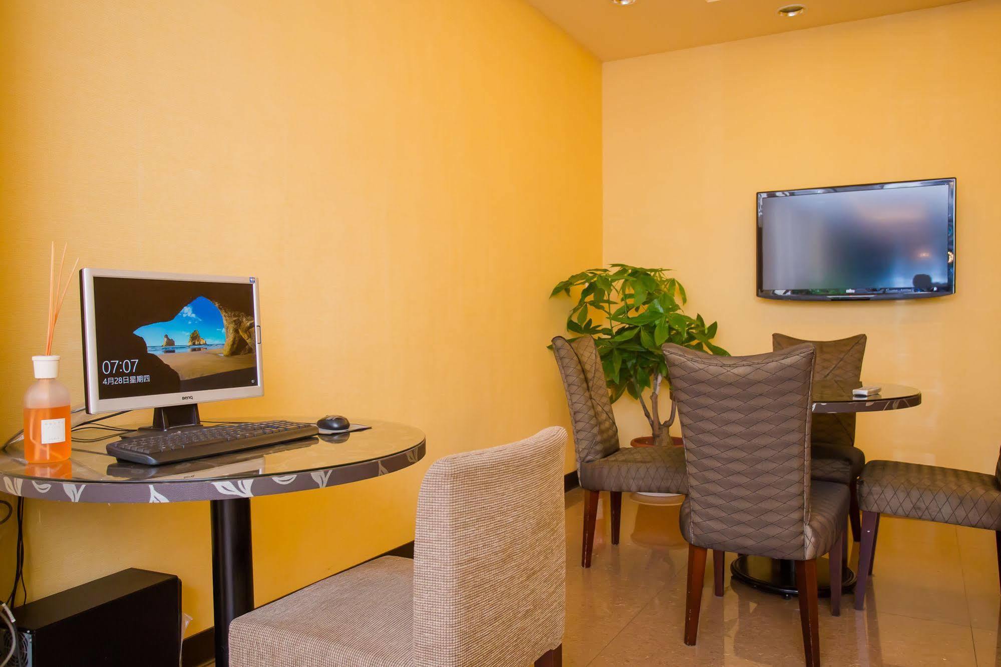 Garden Hotel Taichung Bagian luar foto